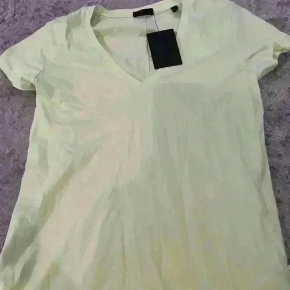 ATM Anthony Thomas women’s  Shirt new NWT v neck citrus xsmall - Picture 1 of 6